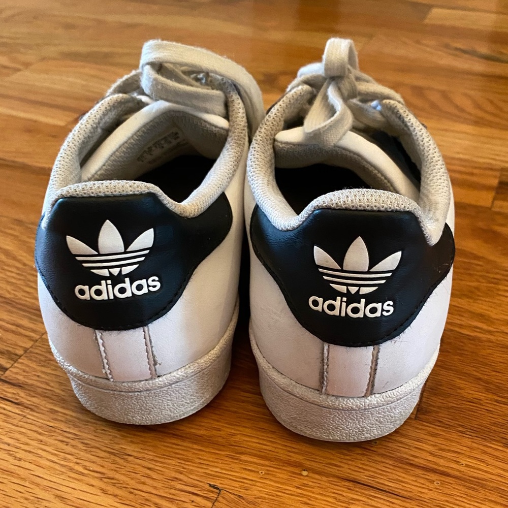 adidas Superstar Sneakers Size 6.5 - Picture 5 of 5